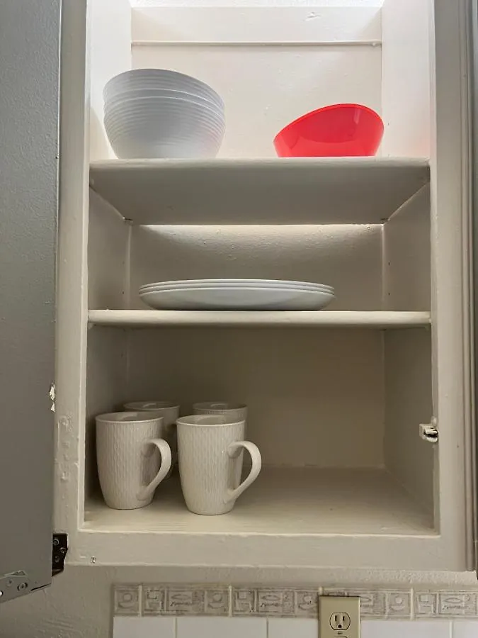 Spacious Room With Tv, Wi-Fi, Netflix, Parking Edmonton Canada
