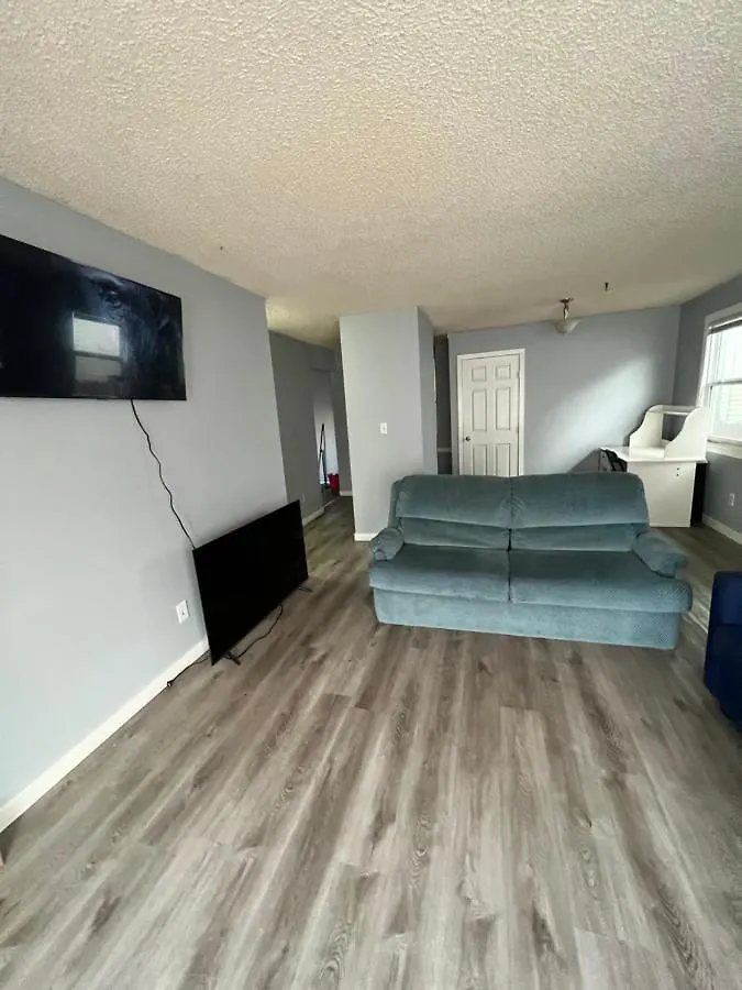 Homestay Spacious Room With Tv, Wi-Fi, Netflix, Parking Edmonton