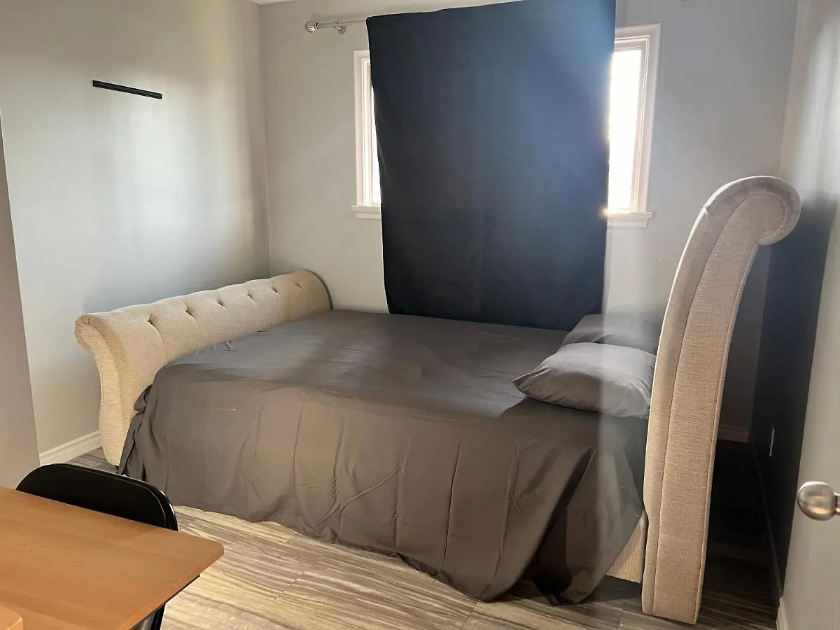 Homestay Spacious Room With Tv, Wi-Fi, Netflix, Parking Edmonton